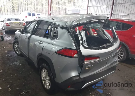 2024 Toyota Corolla Cross Le z USA, uszkodzony, nr VIN 7MUCAAAG2RV073401